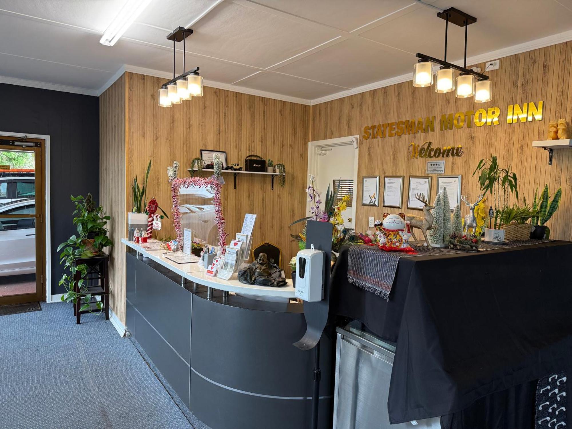 Statesman Motor Inn アララト エクステリア 写真