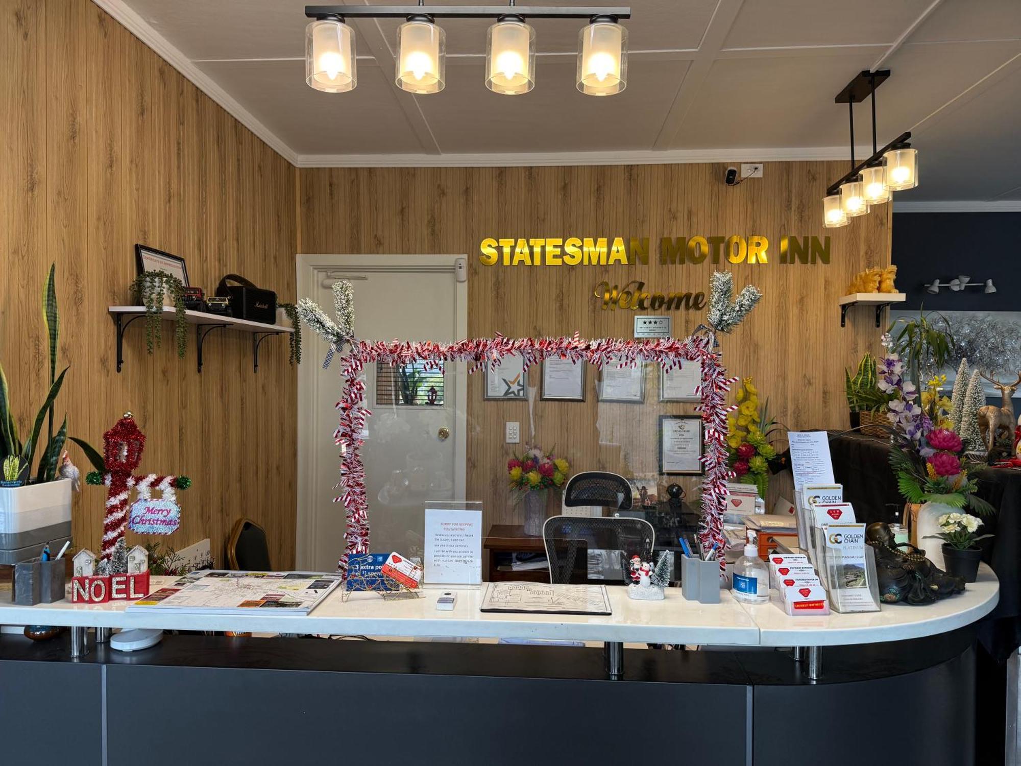 Statesman Motor Inn アララト エクステリア 写真